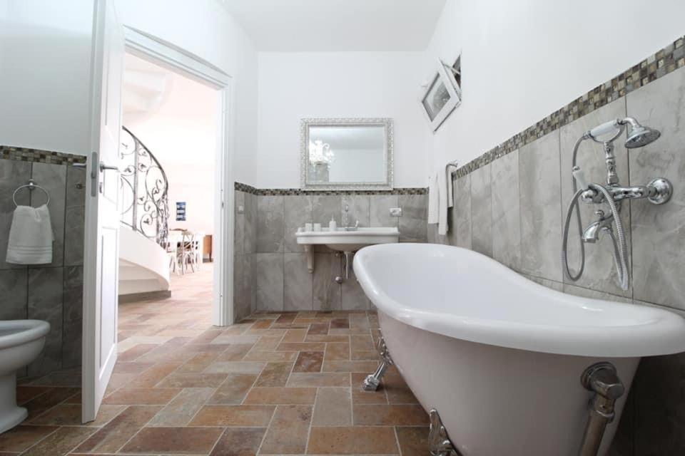 Luxury Villa Arianna Tarano Ngoại thất bức ảnh